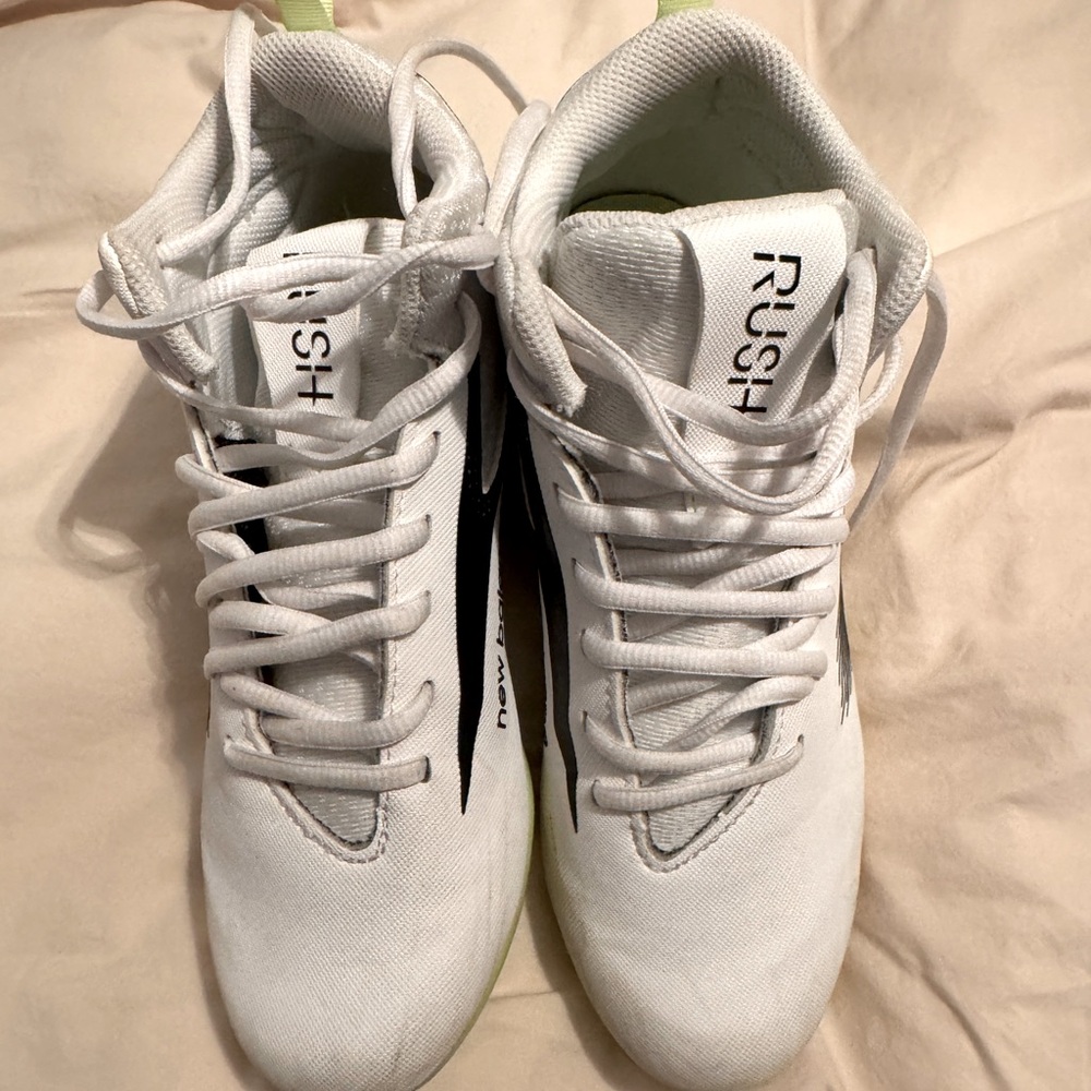 SOLD!
Youth lacrosse cleats size 4.5